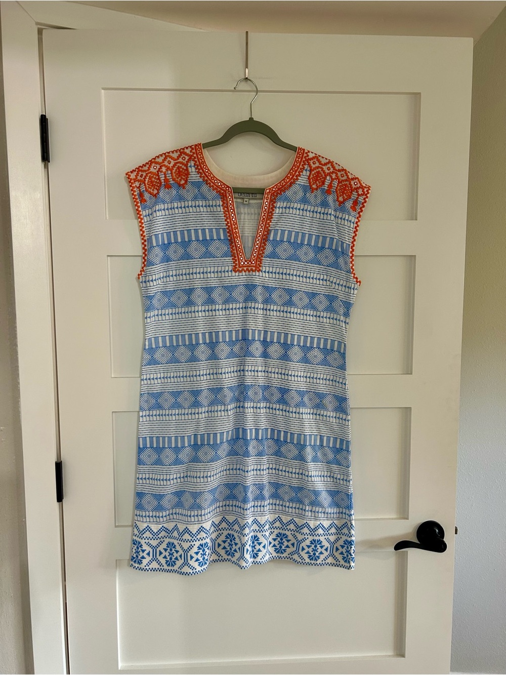Bella Tu Embroidered Shift Dress size M